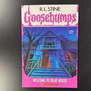 Goosebumps #1: Welcome to Dead House by R.L. Stine - Scholastic Paperback Novel
